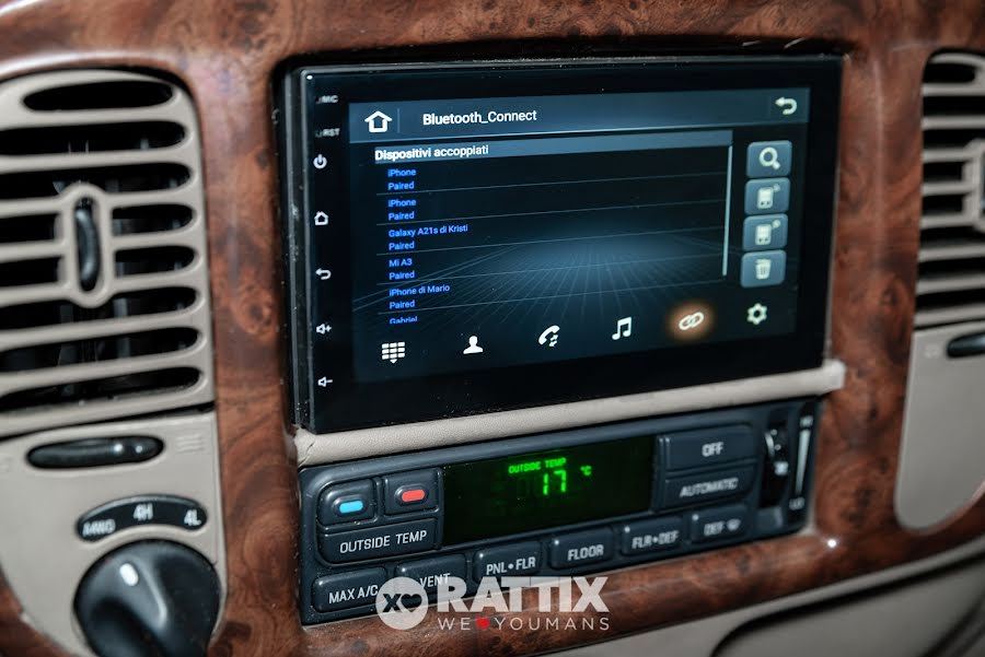 Lincoln Navigator 5.4 V8 GPL 300CV 4WD 7p.ti + barre portatutto Nero  Usato foto 17