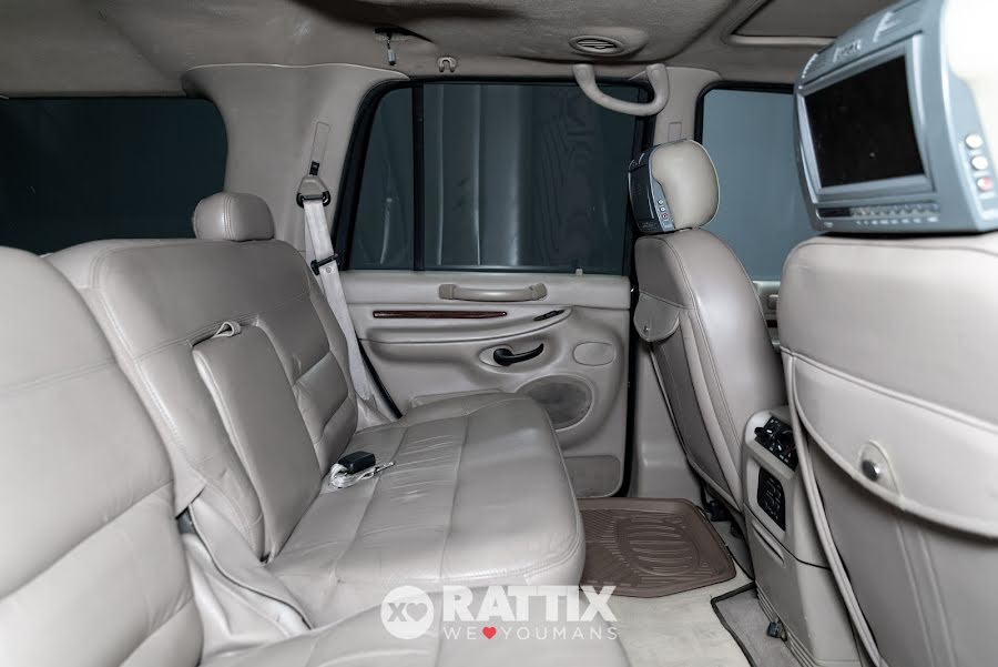 Lincoln Navigator 5.4 V8 GPL 300CV 4WD 7p.ti + barre portatutto Nero  Usato foto 22