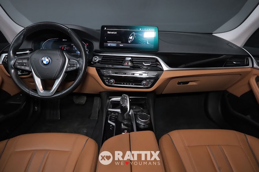 BMW 530 e 2.0 PHEV Business Auto Xdrive  Blu  Aziendale foto 9