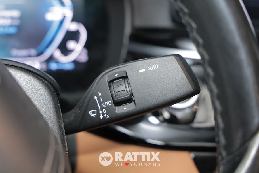 BMW 530 e 2.0 PHEV Business Auto Xdrive  Blu  Aziendale foto 14