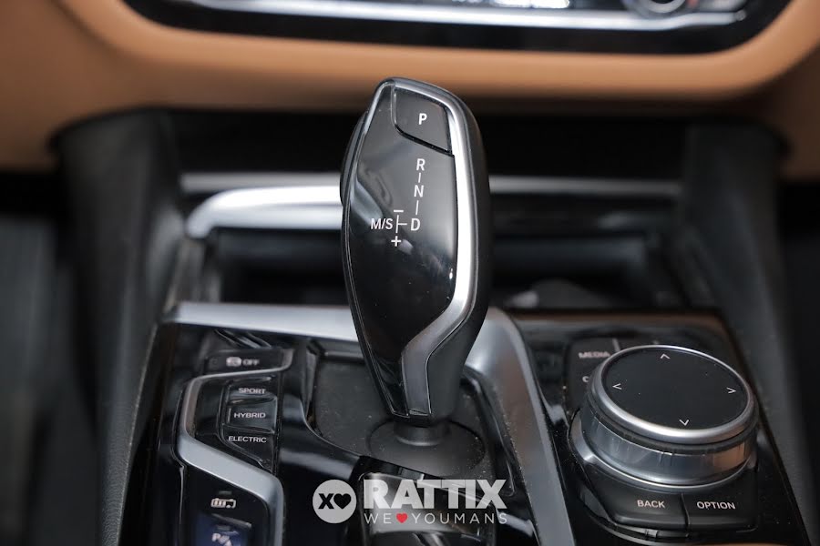 BMW 530 e 2.0 PHEV Business Auto Xdrive  Blu  Aziendale foto 26