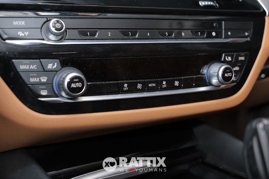 BMW 530 e 2.0 PHEV Business Auto Xdrive  Blu  Aziendale foto 32