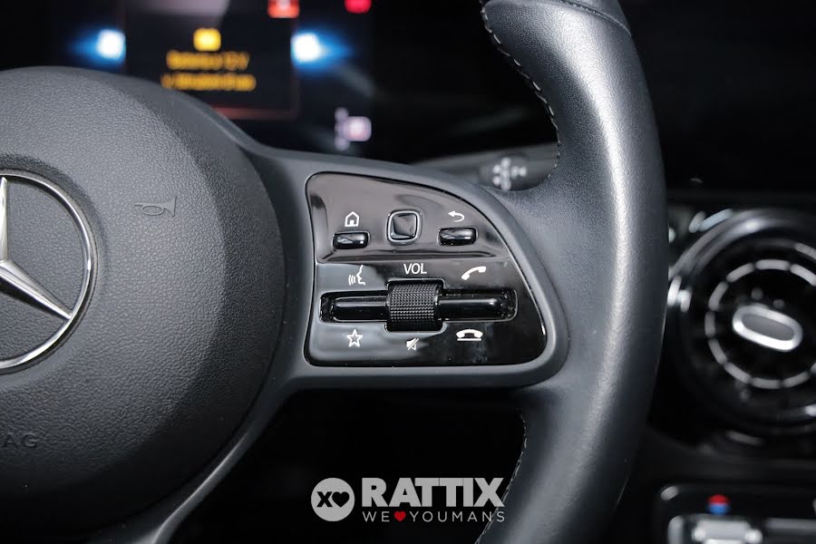 Mercedes-Benz GLA 200 d 2.0 150CV Business Extra Auto Grigio  Aziendale foto 11