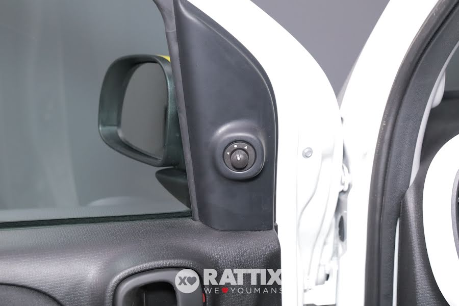 Fiat Panda Pandina 1.0 firefly hybrid 70CV Cross Solid White  Aziendale foto 30