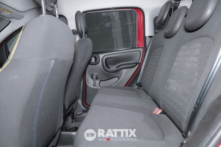 Fiat Panda Pandina 1.0 Firefly Hybrid 70CV Cross Rosso Passione Pastello  Aziendale foto 24