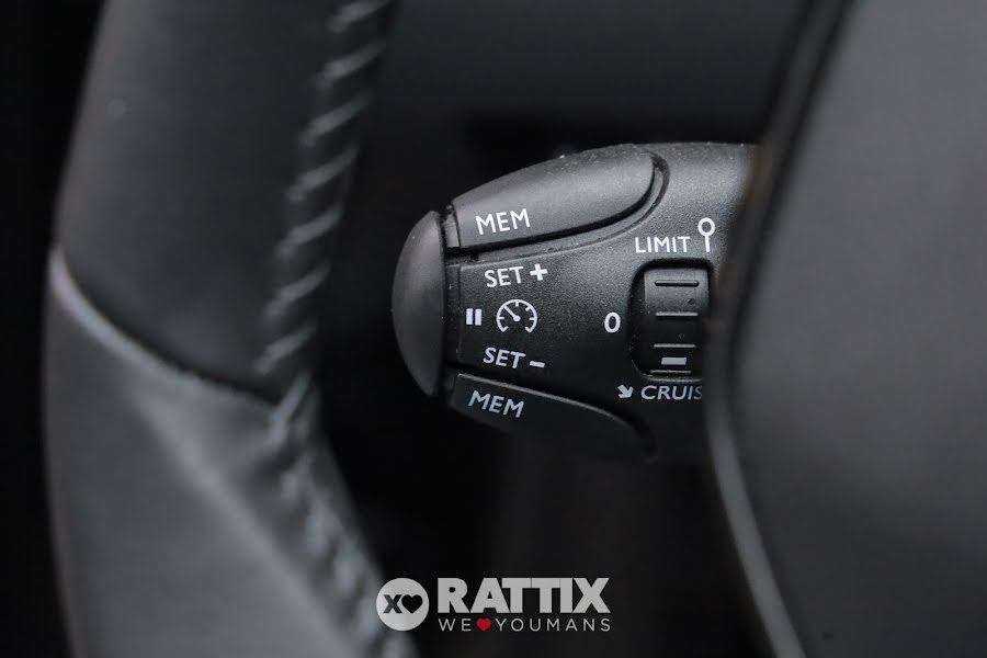 Peugeot 208 1.2 Puretech 100CV Allure Nero Perla  Aziendale foto 14