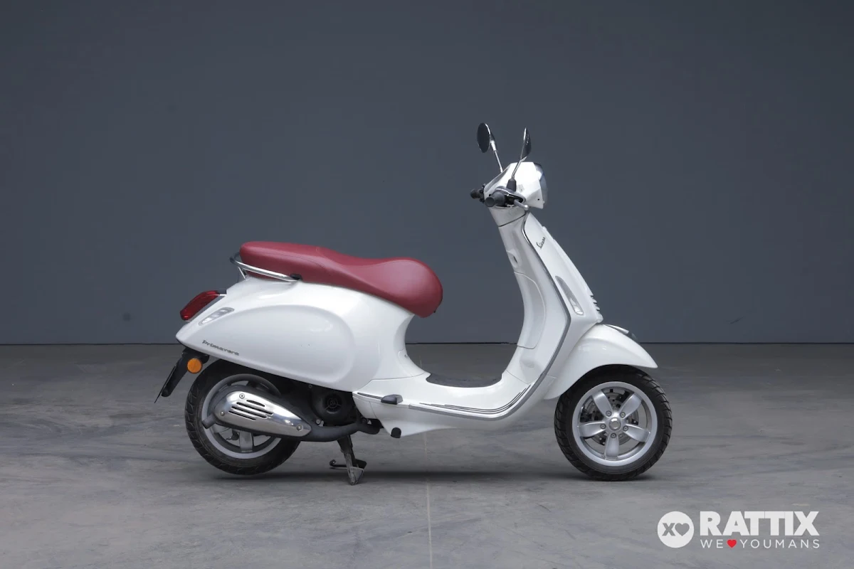 VESPA PRIMAVERA 50 