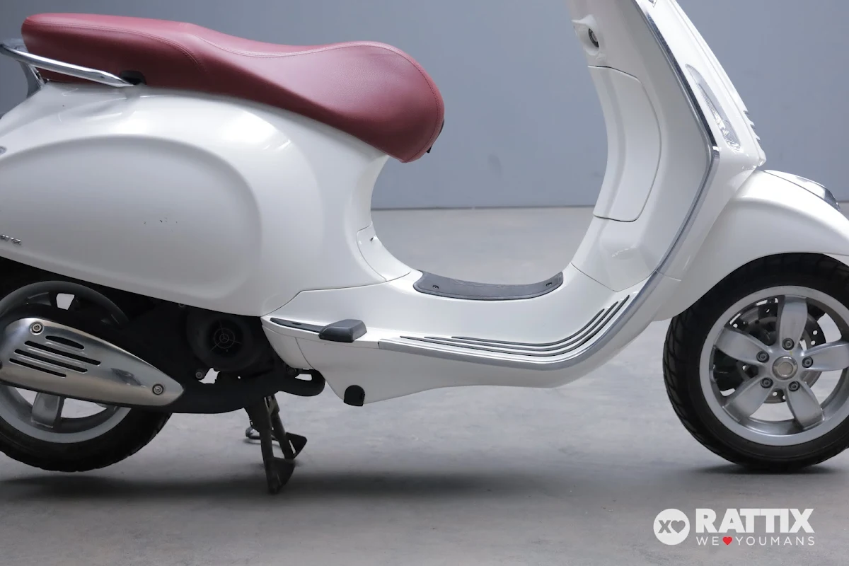 VESPA PRIMAVERA 50 