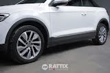 Miniatura Volkswagen T-Roc Cabriolet 1.5 TSI Style DSG + gancio traino Pure White Pastello & Capote Nera  Aziendale foto 30