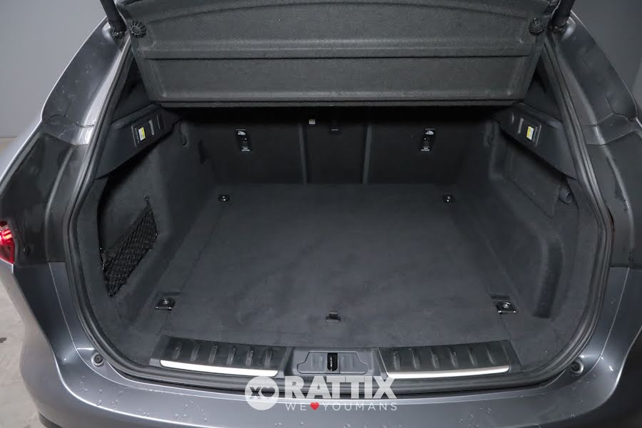 Jaguar F-Pace 2.0d i4 Mhev 204CV R-Dynamic Black AWD Auto + tetto panoramico Grigio  Aziendale foto 7