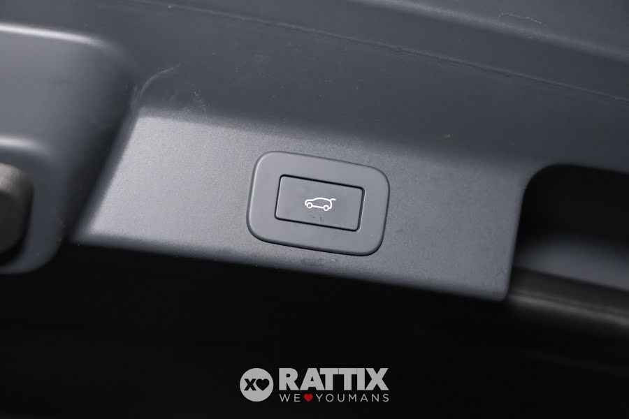 Jaguar F-Pace 2.0d i4 Mhev 204CV R-Dynamic Black AWD Auto + tetto panoramico Grigio  Aziendale foto 8