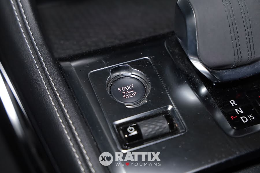 Jaguar F-Pace 2.0d i4 Mhev 204CV R-Dynamic Black AWD Auto + tetto panoramico Grigio  Aziendale foto 29