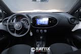 Miniatura Toyota Aygo X 1.0 72CV Active s-CVT Super White   Km 0 foto 25