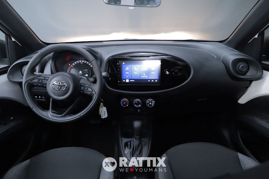 Toyota Aygo X 1.0 72CV Active s-CVT Super White   Km 0 foto 8