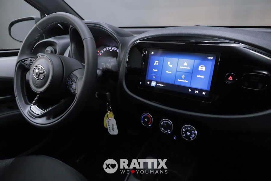 Toyota Aygo X 1.0 72CV Active s-CVT Super White   Km 0 foto 16