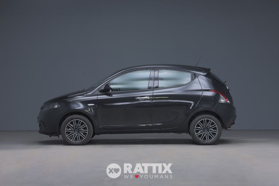 Lancia Ypsilon 1.0 Firefly Hybrid 70CV Gold Nero   Aziendale foto 2