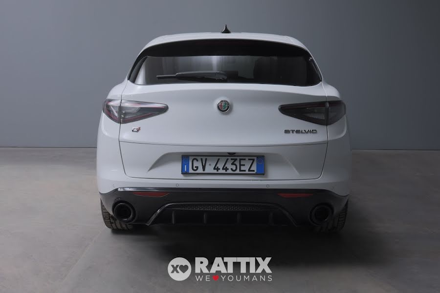 Alfa Romeo Stelvio 2.2 t 210CV Veloce Q4 auto Bianco  Aziendale foto 6