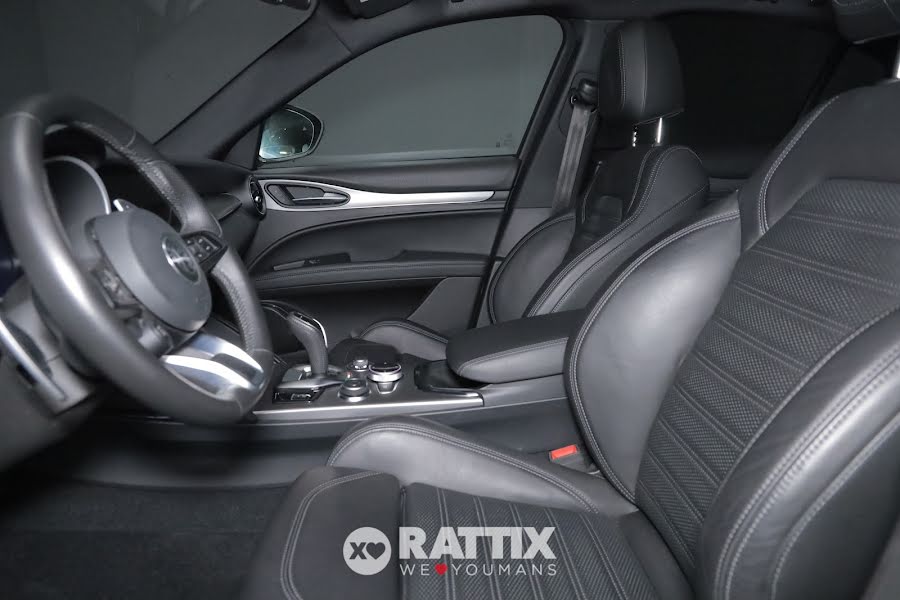 Alfa Romeo Stelvio 2.2 t 210CV Veloce Q4 auto Bianco  Aziendale foto 9