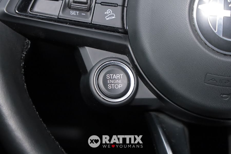 Alfa Romeo Stelvio 2.2 t 210CV Veloce Q4 auto Bianco  Aziendale foto 18