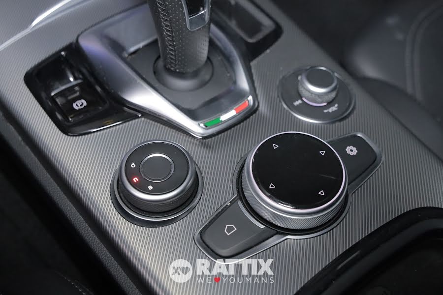 Alfa Romeo Stelvio 2.2 t 210CV Veloce Q4 auto Bianco  Aziendale foto 32