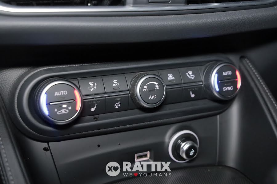 Alfa Romeo Stelvio 2.2 t 210CV Veloce Q4 auto Bianco  Aziendale foto 35