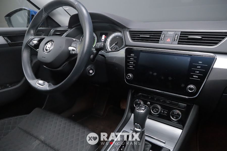 Skoda Superb Wagon 1.4 TSI Phev Executive DSG Blu  Aziendale foto 19