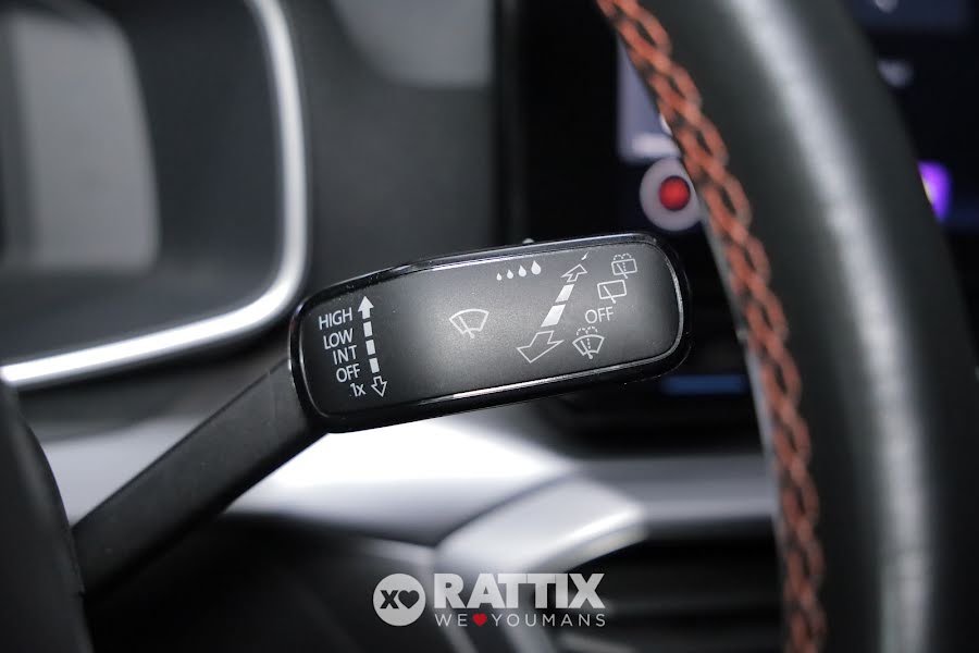 SEAT Leon 1.5 ETSI 150CV FR DSG Rosso   Aziendale foto 15