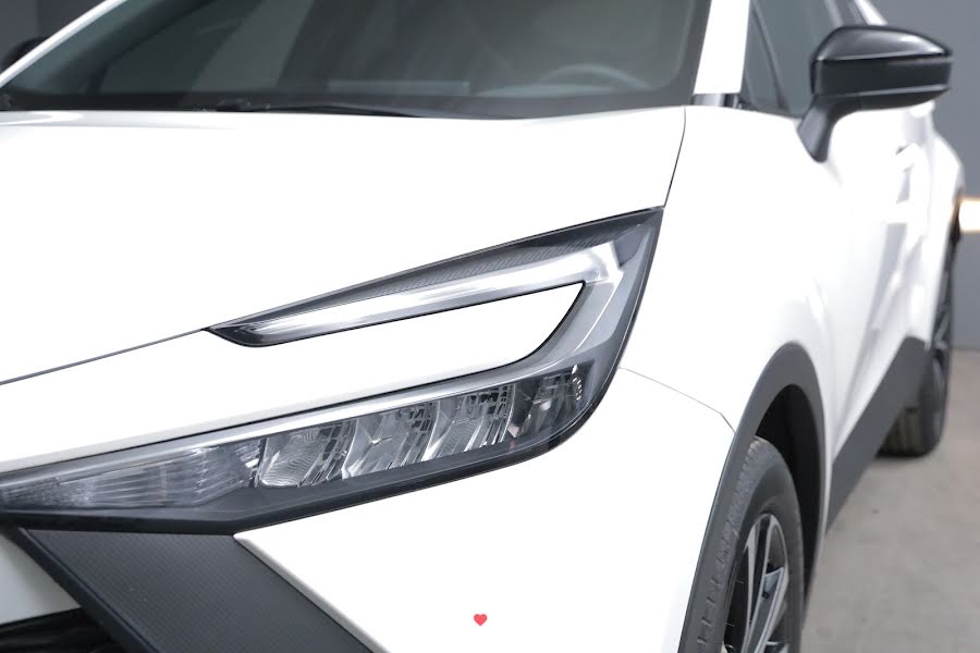 Toyota C-HR 2.0 phev Trend Eco e-cvt Super White   Km 0 foto 3