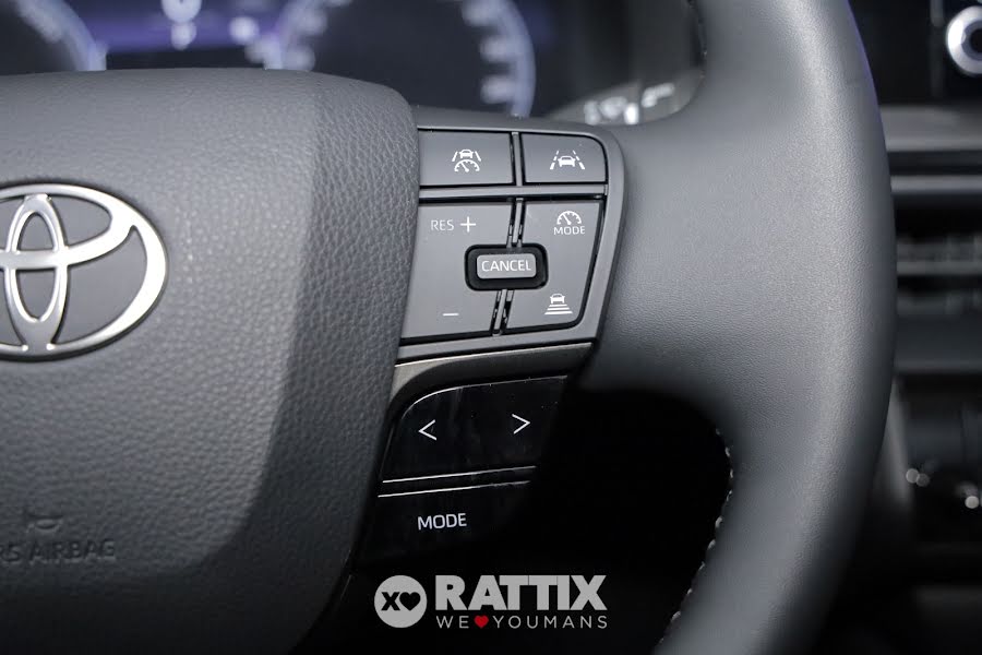 Toyota C-HR 2.0 phev Trend Eco e-cvt Super White   Km 0 foto 13