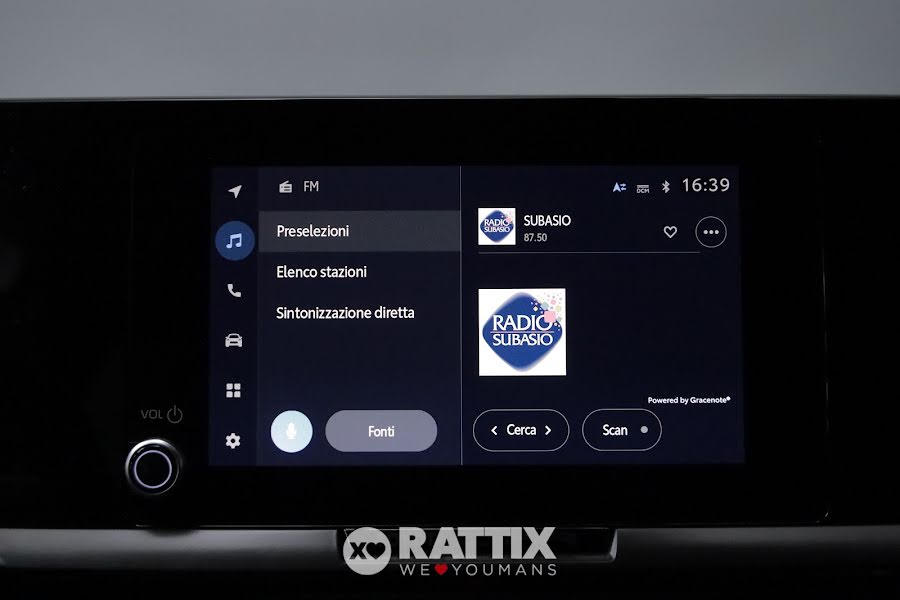 Toyota C-HR 2.0 phev Trend Eco e-cvt Super White   Km 0 foto 25