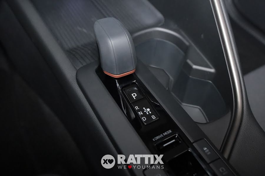 Toyota C-HR 2.0 phev Trend Eco e-cvt Super White   Km 0 foto 27