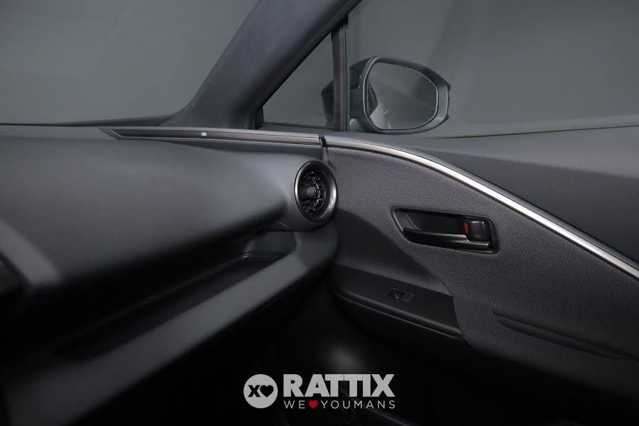 Toyota C-HR 2.0 phev Trend Eco e-cvt Super White   Km 0 foto 35