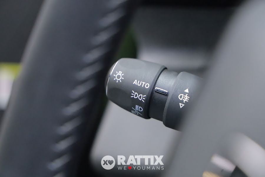 Peugeot 308 1.6 hybrid 180CV Allure Pack e-eat8 Verde Olivine  Aziendale foto 12