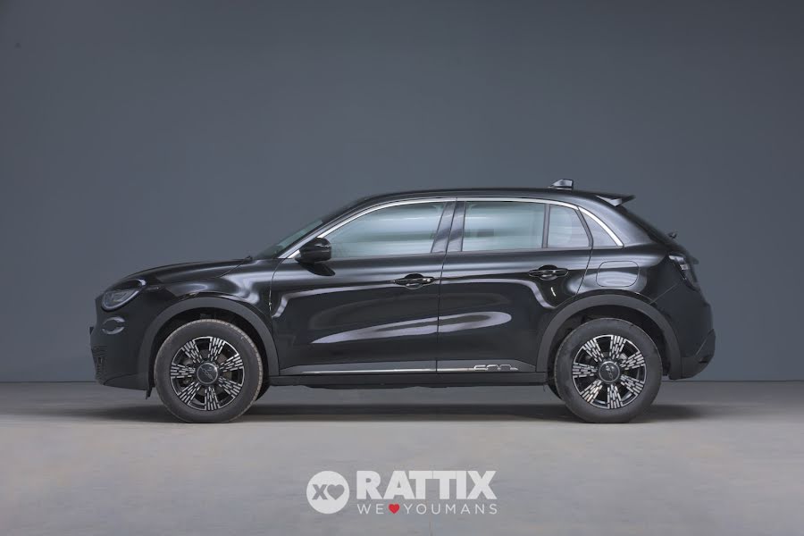 Fiat 600 1.2 Hybrid 145CV Pop Auto Nero Cinema  Aziendale foto 2