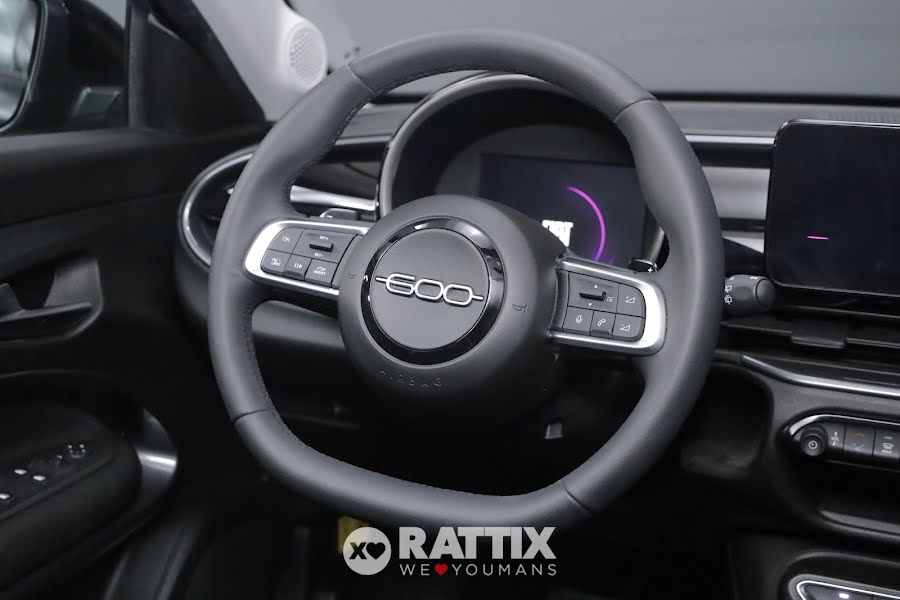 Fiat 600 1.2 Hybrid 145CV Pop Auto Nero Cinema  Aziendale foto 9