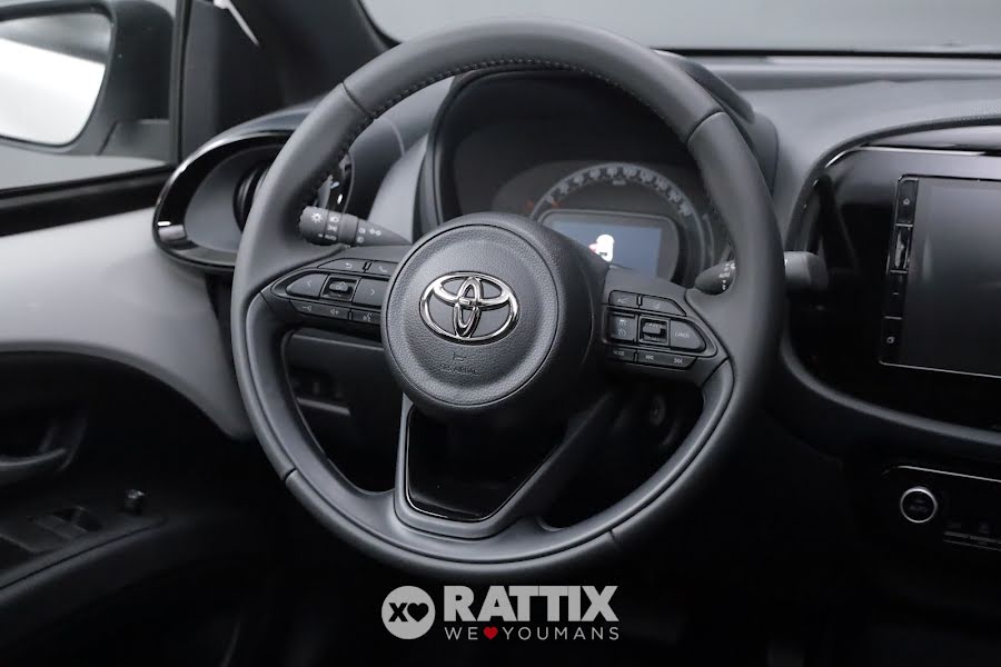 Toyota Aygo X 1.0 72CV Trend s-CVT Super White   Km 0 foto 10