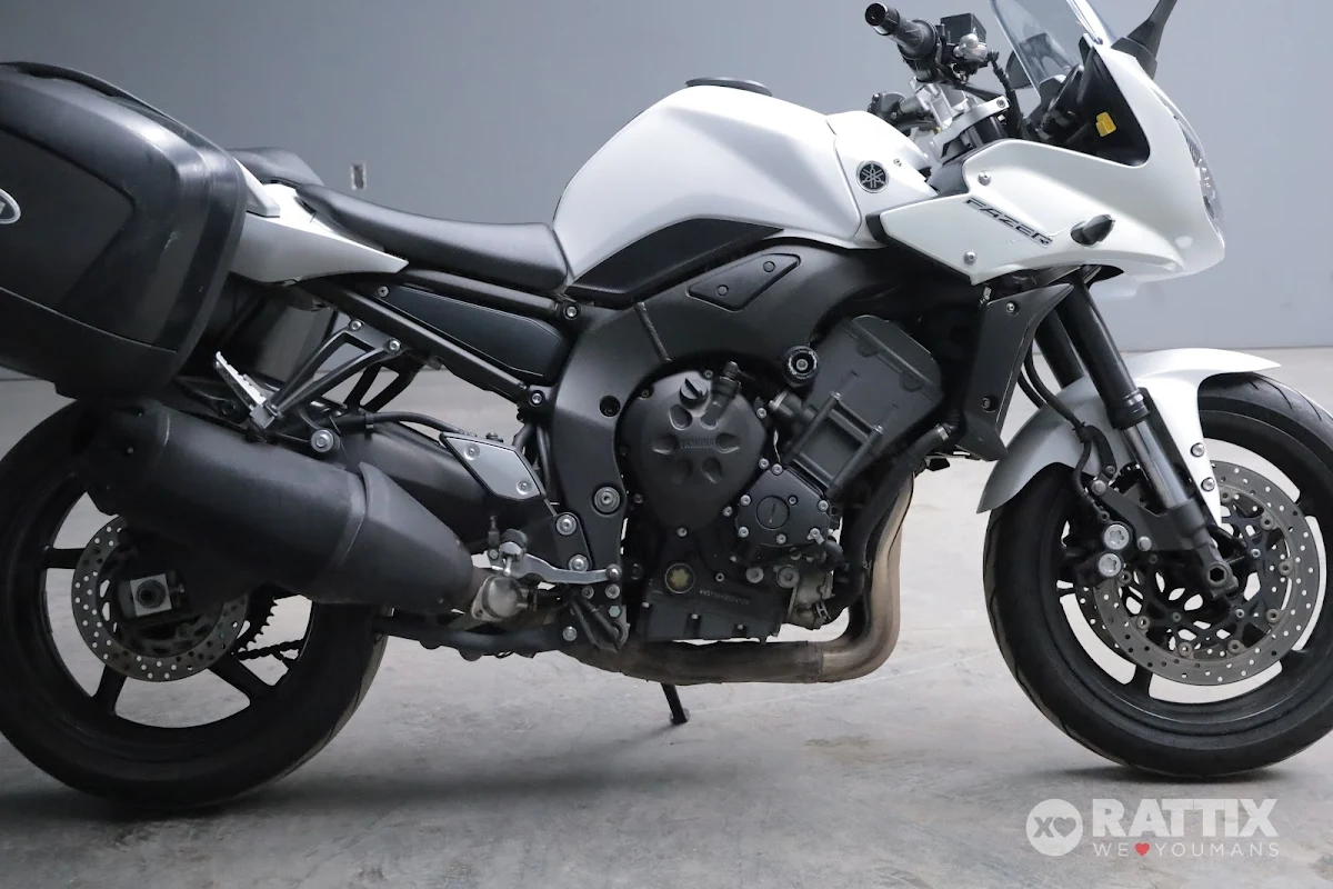YAMAHA FZ1 1000 Fazer Abs