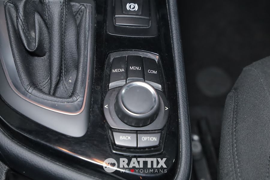 BMW 225 xe iPerformance Active Tourer auto Alpine white  Aziendale foto 25