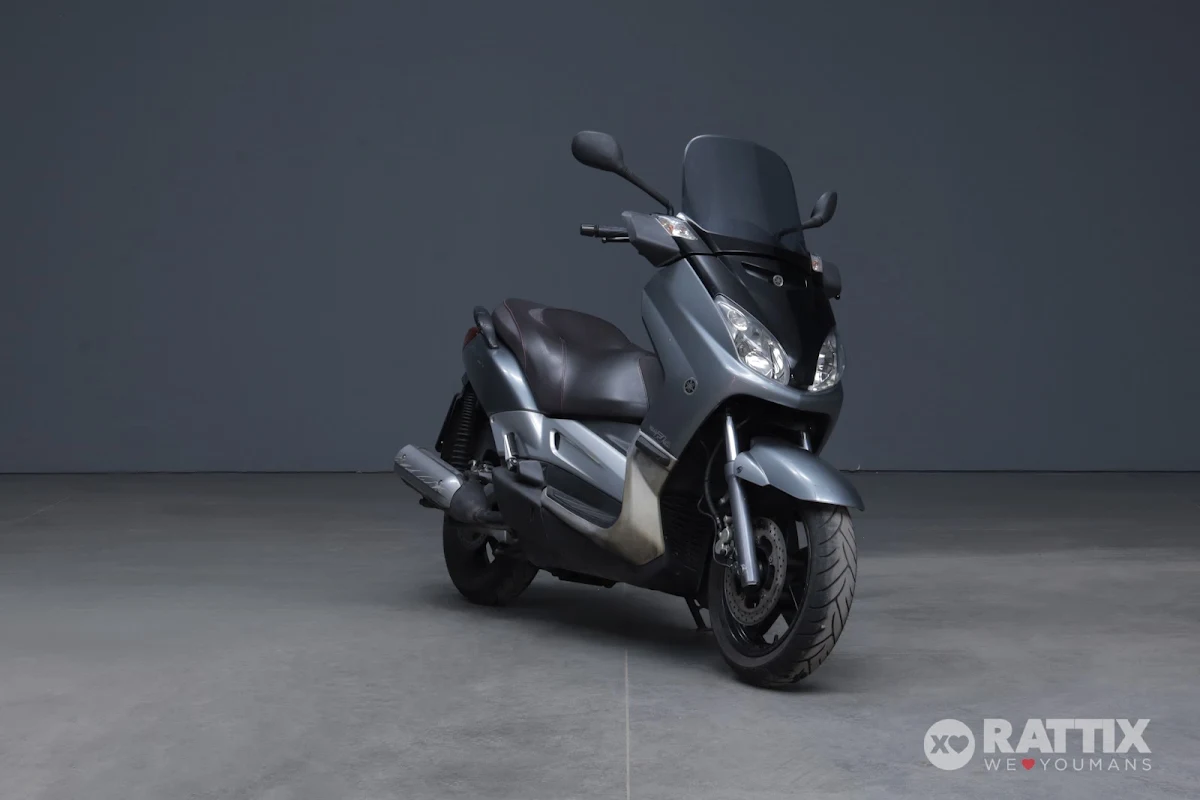 YAMAHA X-Max 250 Momo Design my10