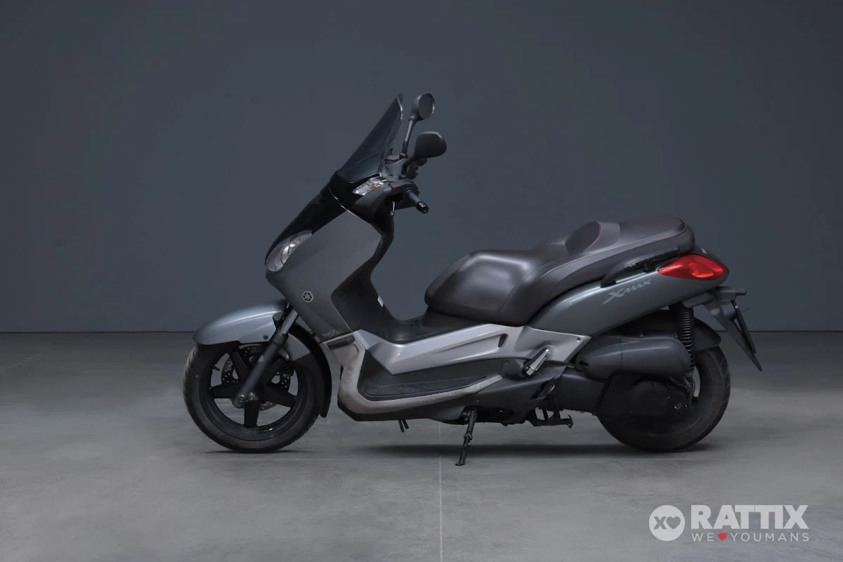 YAMAHA X-Max 250 Momo Design my10