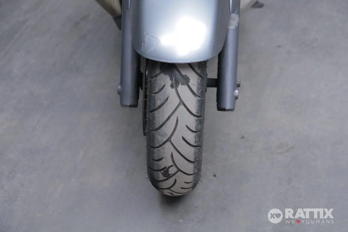 YAMAHA X-Max 250 Momo Design my10