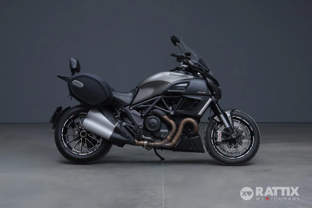 DUCATI Diavel 1199 Stripe Version