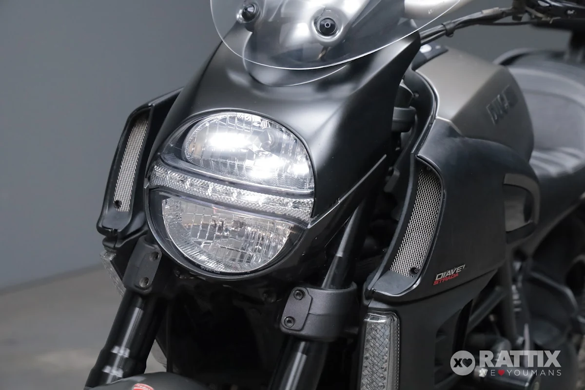 DUCATI Diavel 1199 Stripe Version