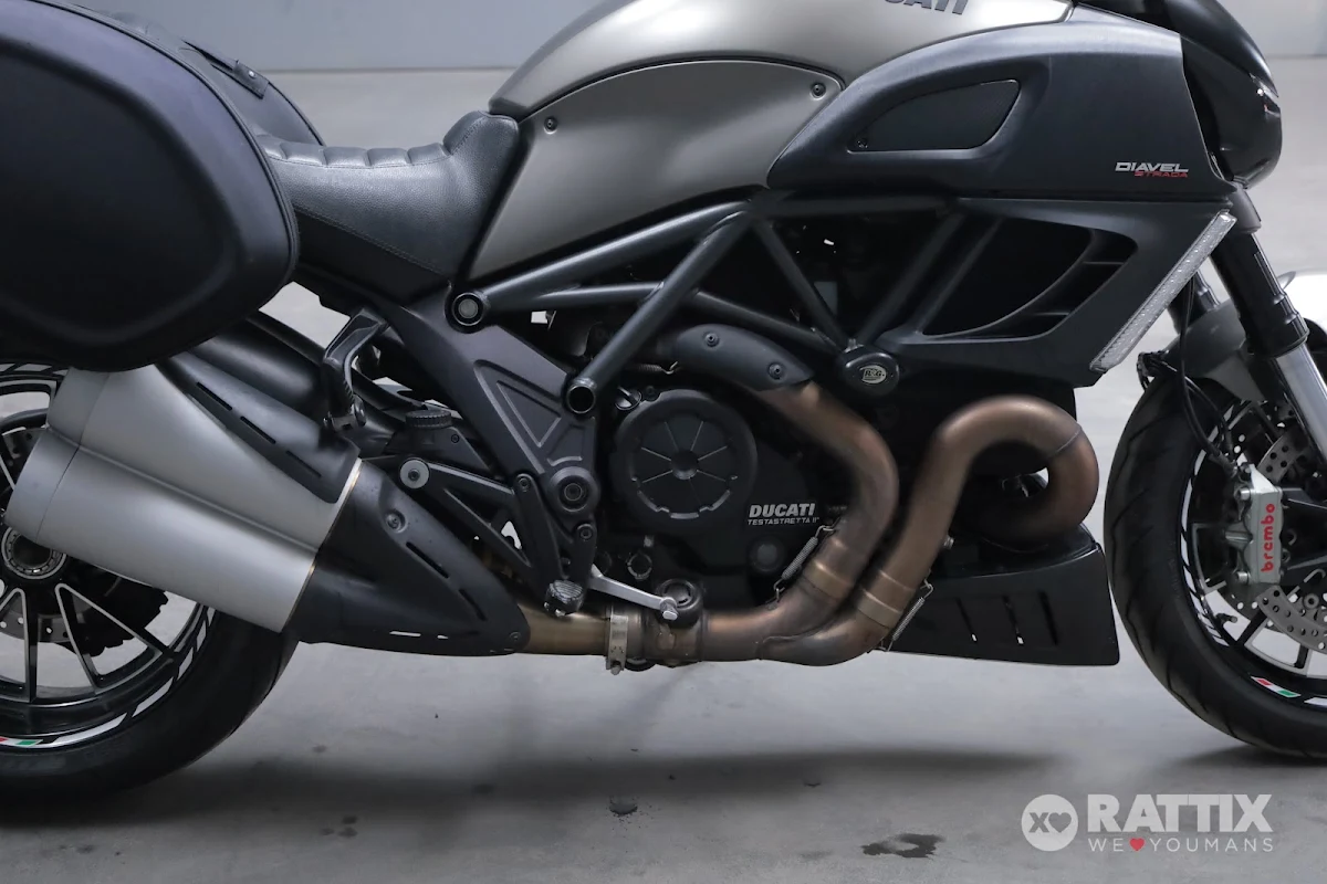 DUCATI Diavel 1199 Stripe Version