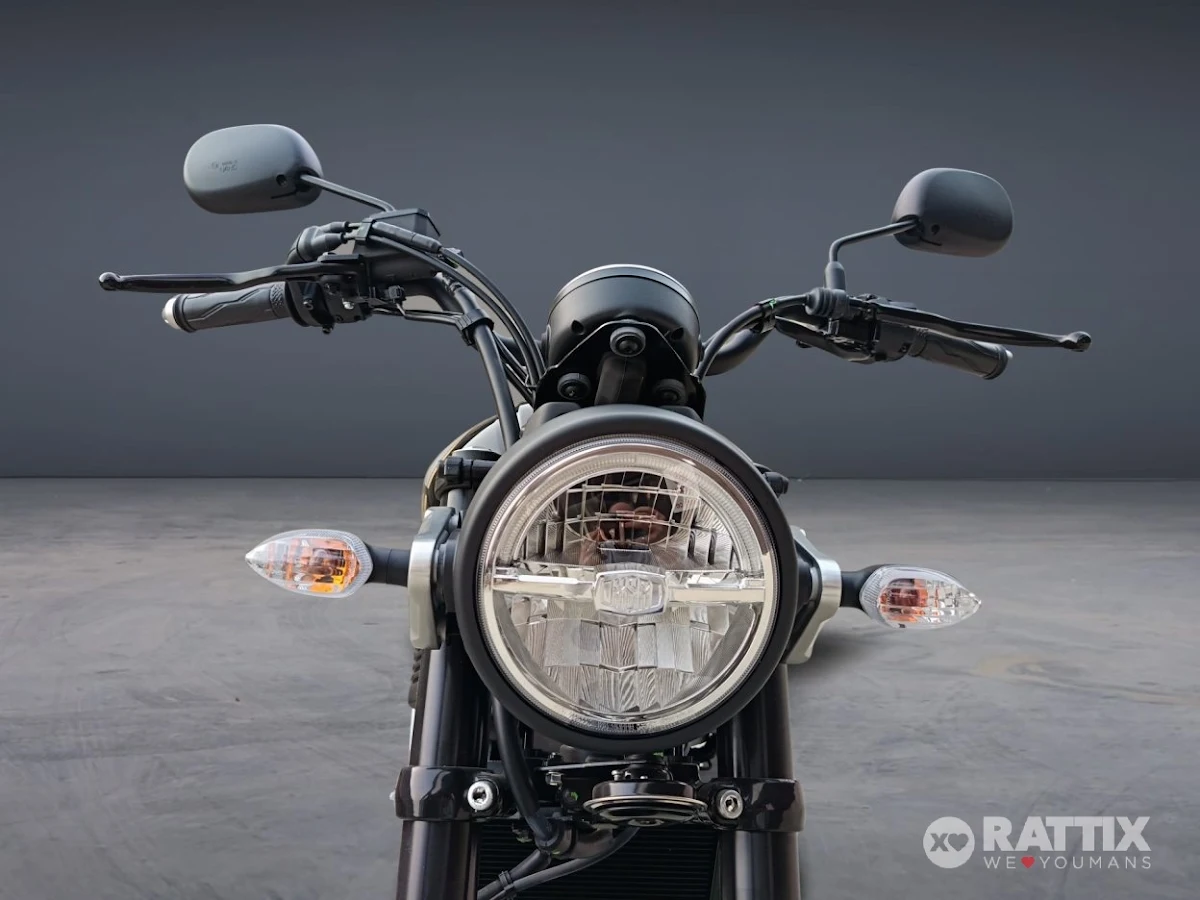YAMAHA XSR 125 Legacy E5