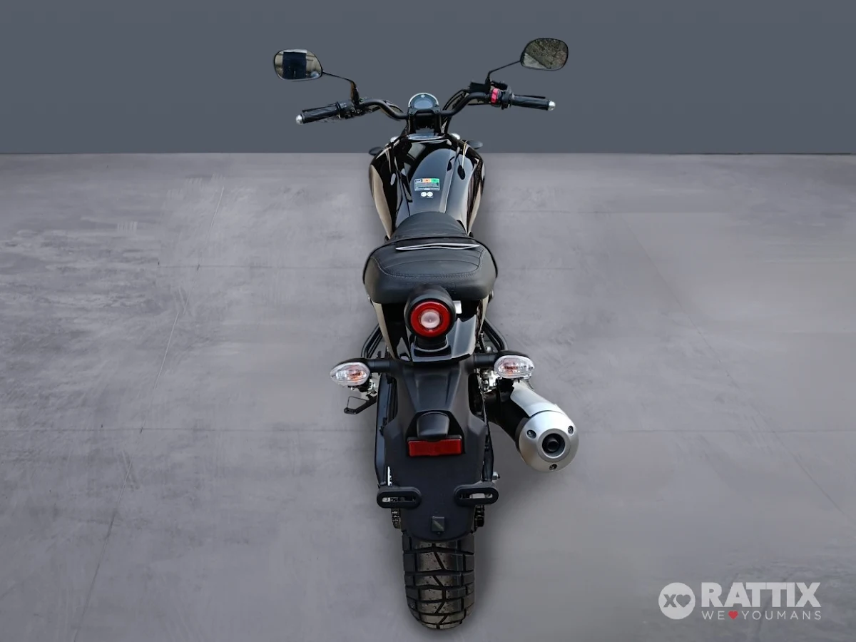 YAMAHA XSR 125 Legacy E5