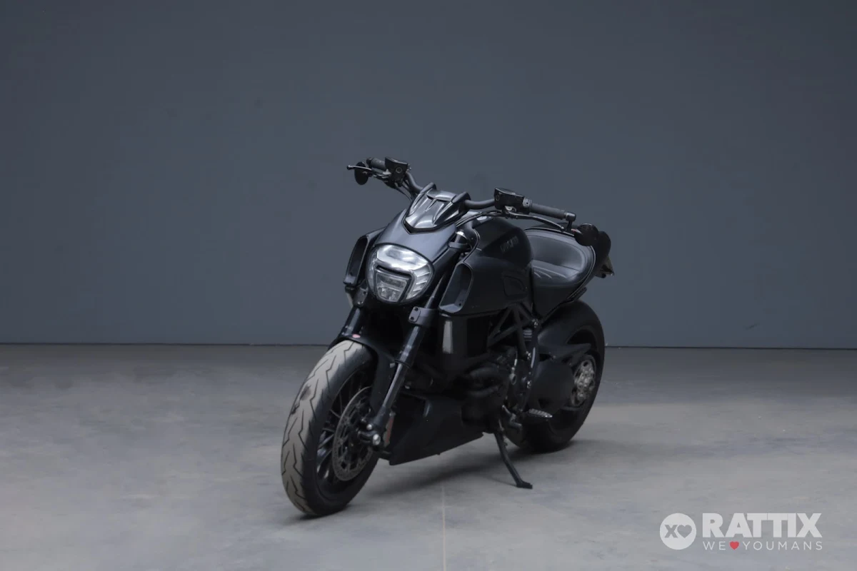 DUCATI Diavel 1199 Carbon White my15