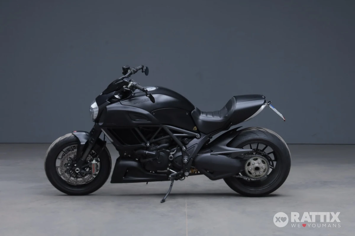 DUCATI Diavel 1199 Carbon White my15