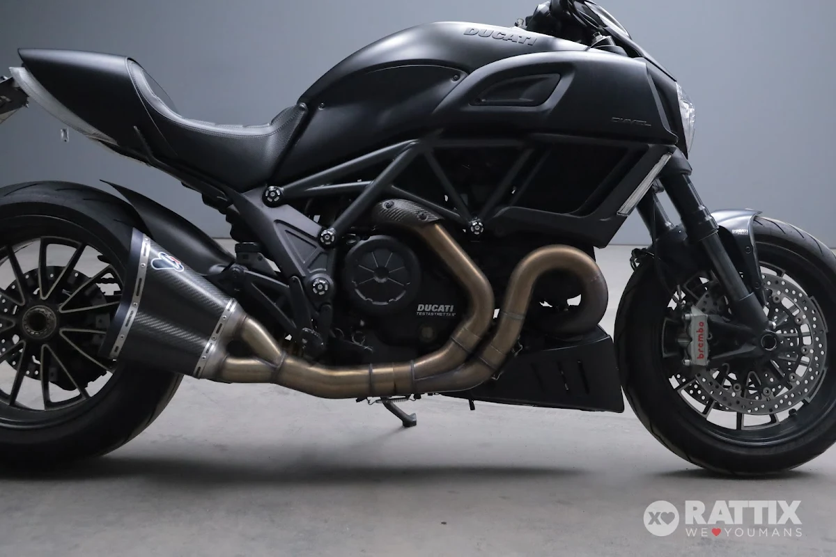 DUCATI Diavel 1199 Carbon White my15