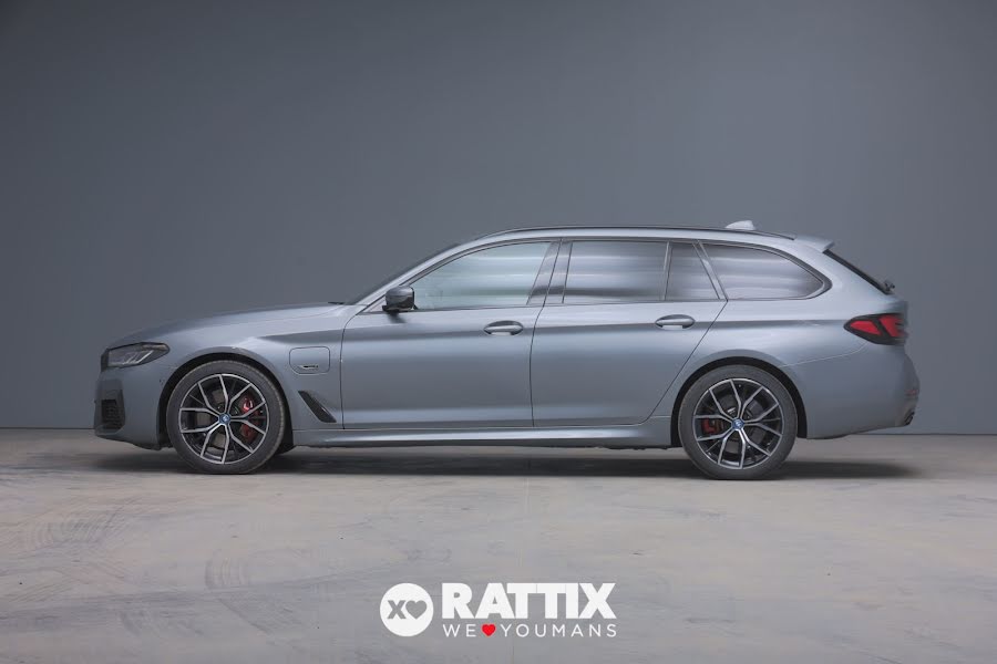 BMW 530 e Touring 2.0 PHEV Msport Auto Skyscraper metallic  Aziendale foto 2